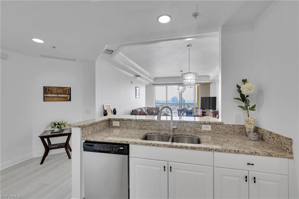 ST. TROPEZ - Residential