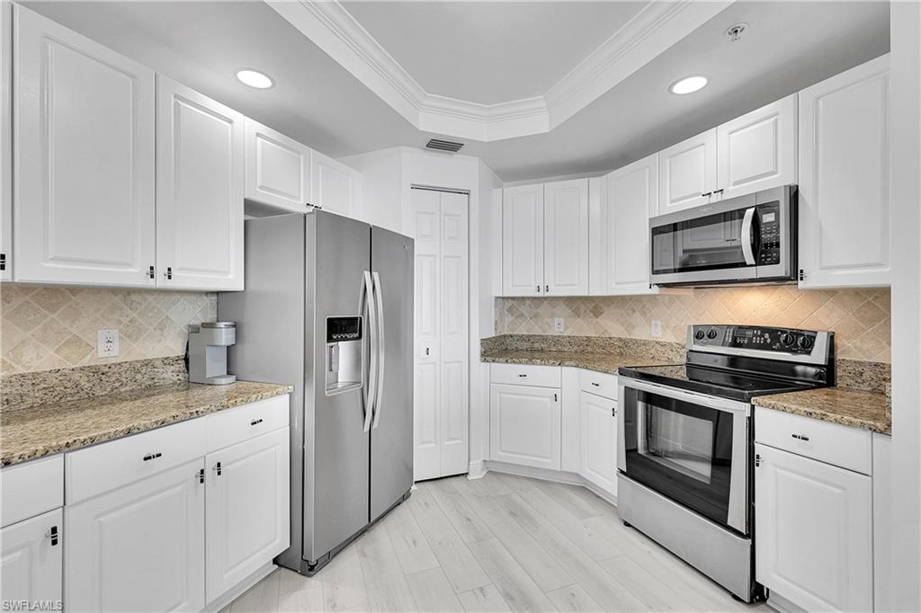 ST. TROPEZ - Residential