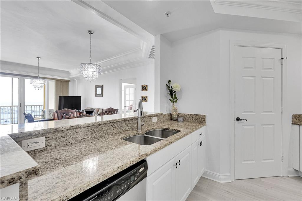 ST. TROPEZ - Residential