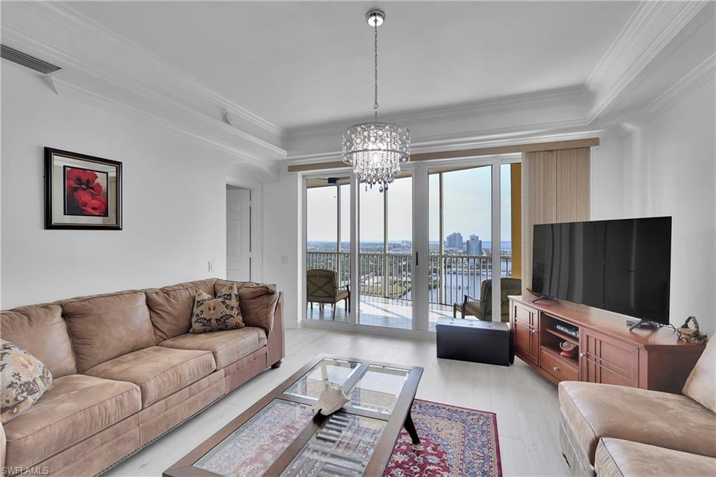 ST. TROPEZ - Residential