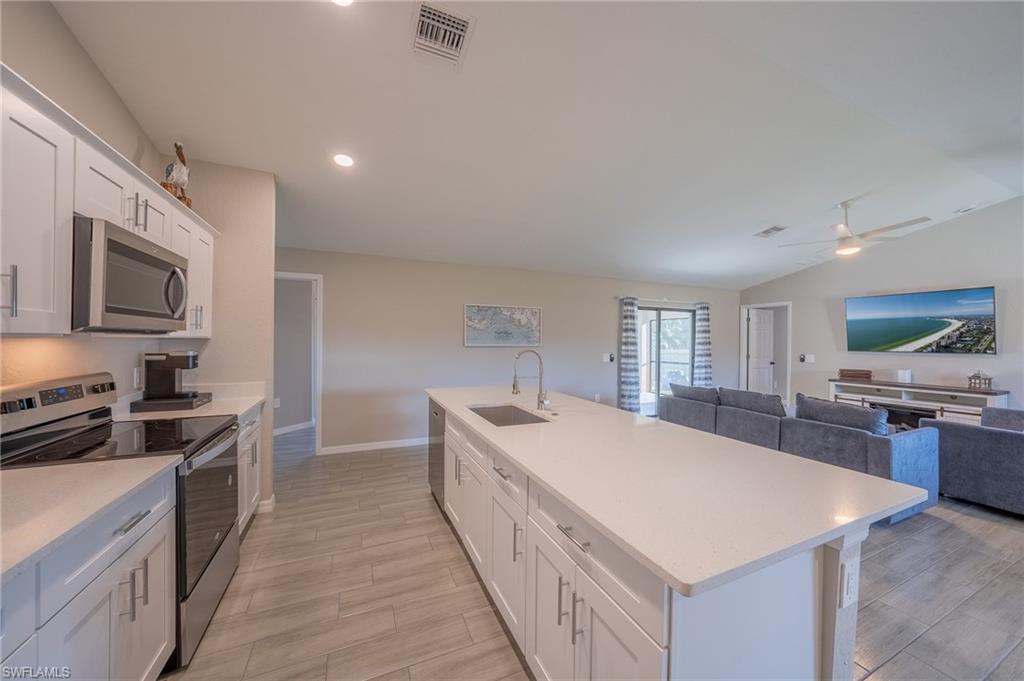 8152 Pelican RD