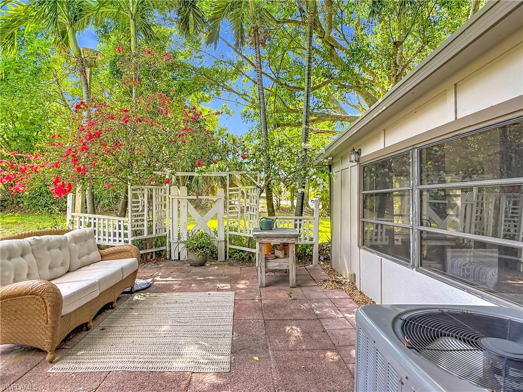 CALOOSA BAYVIEW - Residential