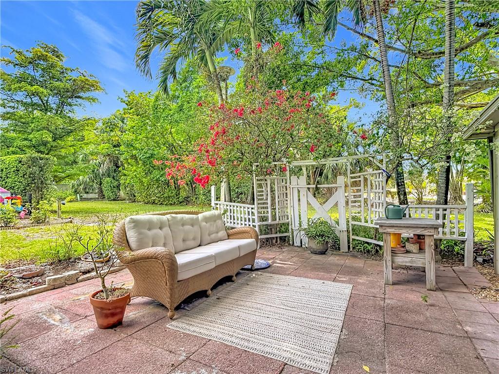 CALOOSA BAYVIEW - Residential