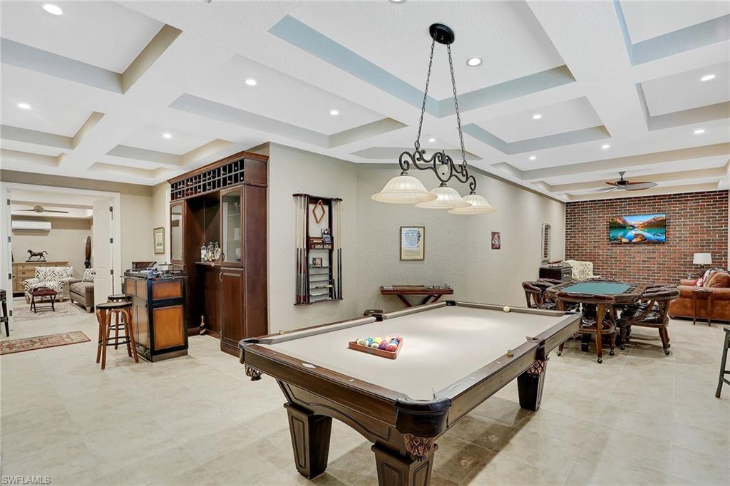 HIDEAWAY BEACH - Residential