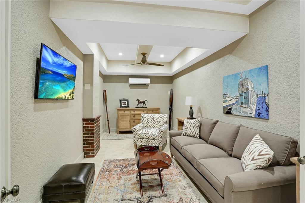 HIDEAWAY BEACH - Residential