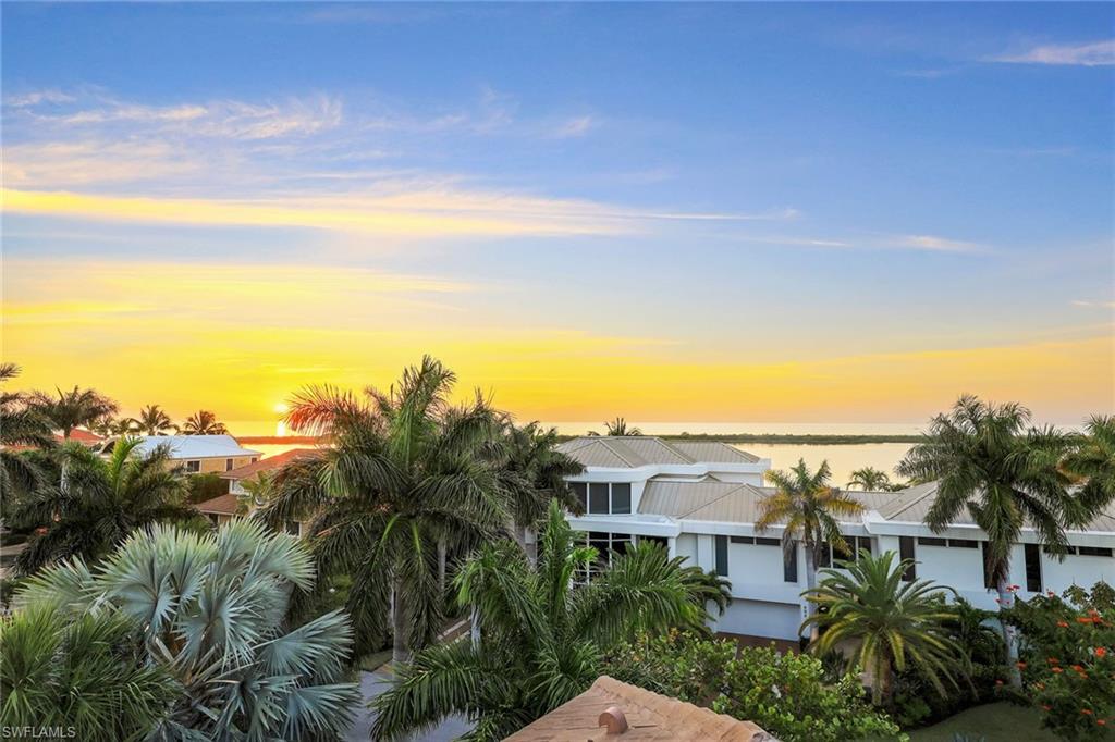 HIDEAWAY BEACH - Residential