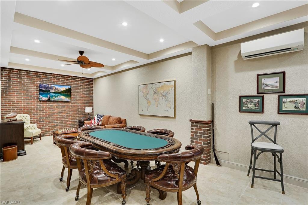 HIDEAWAY BEACH - Residential