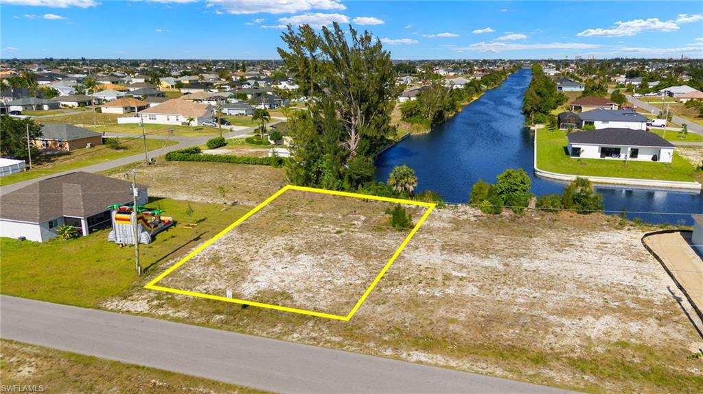 CAPE CORAL - Land