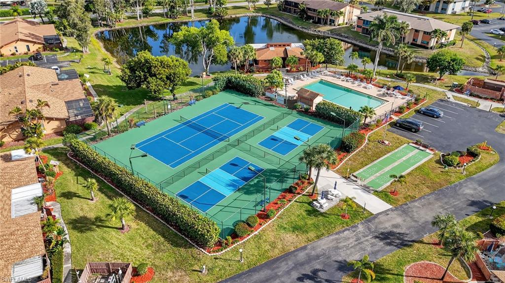 ROYAL WOODS - Residential