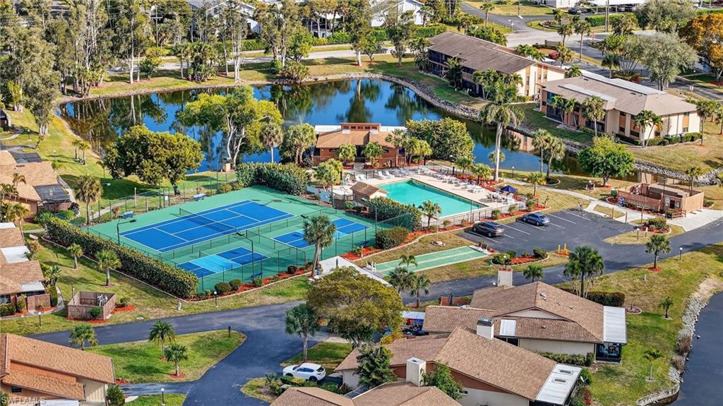 ROYAL WOODS - Residential