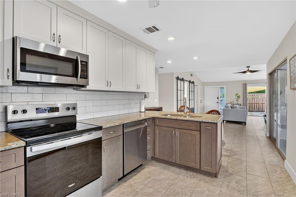 ROYAL WOODS - Residential