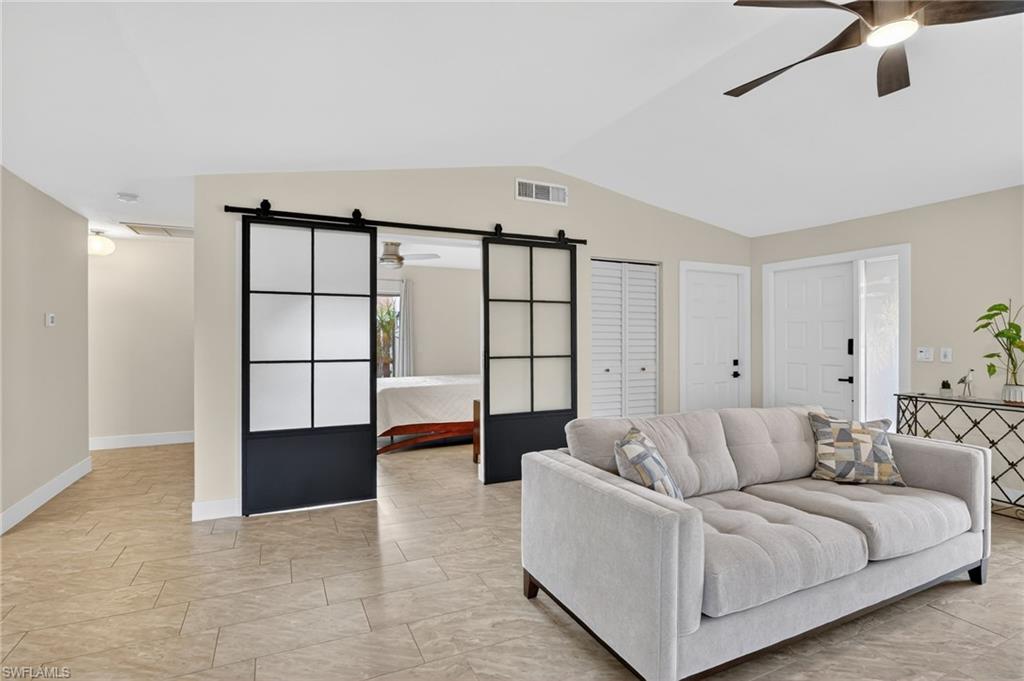 ROYAL WOODS - Residential