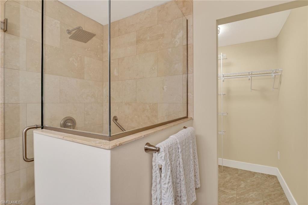 ROYAL WOODS - Residential