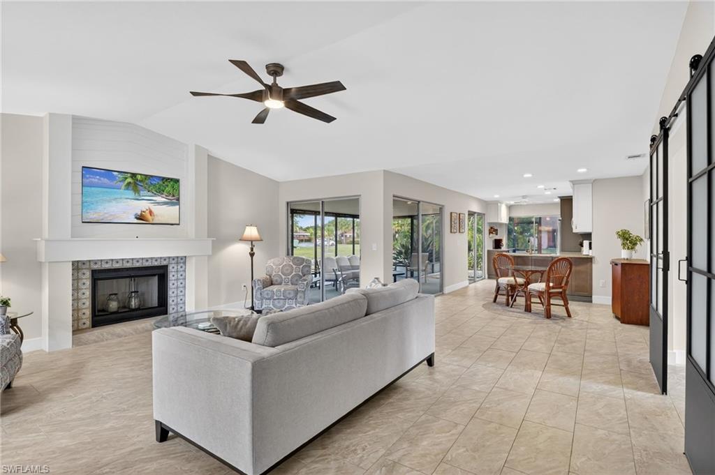 ROYAL WOODS - Residential