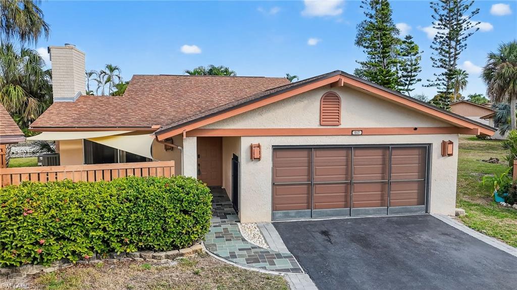 ROYAL WOODS - Residential