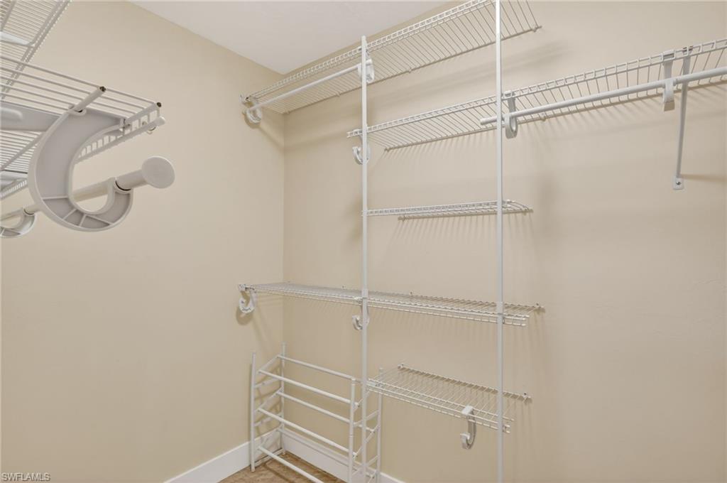 ROYAL WOODS - Residential