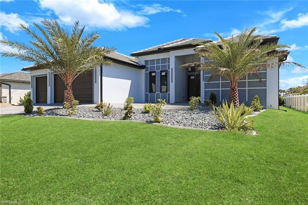 Photo of 2833 SW 25th AVE, CAPE CORAL, FL 33914 (MLS # 226013411)