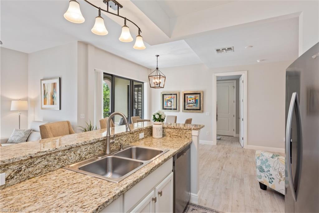 THE RESIDENCE - Residential Lease