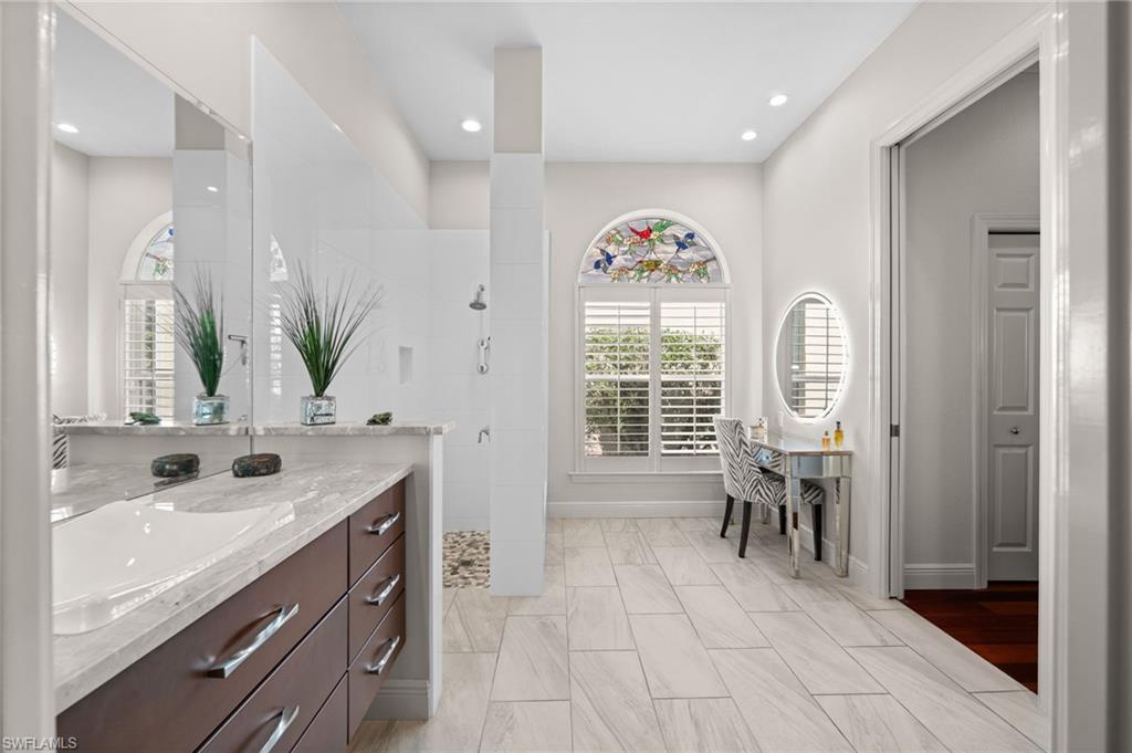 TROON LAKES - Residential