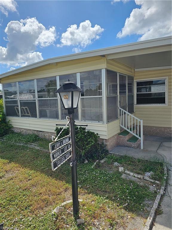 COACHLIGHT MANOR MOBILE HOME - Residential