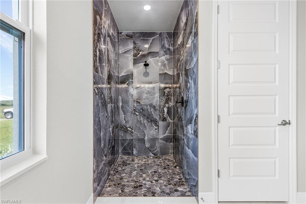 BANYAN VILLAGE - Residential