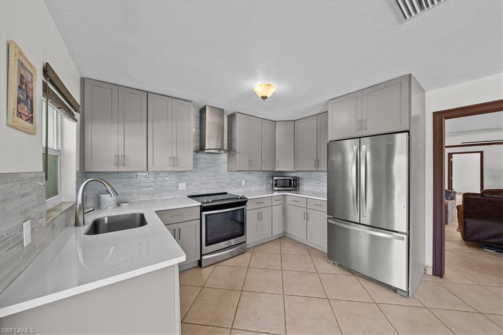 GOLDEN GATE ESTATES - Residential