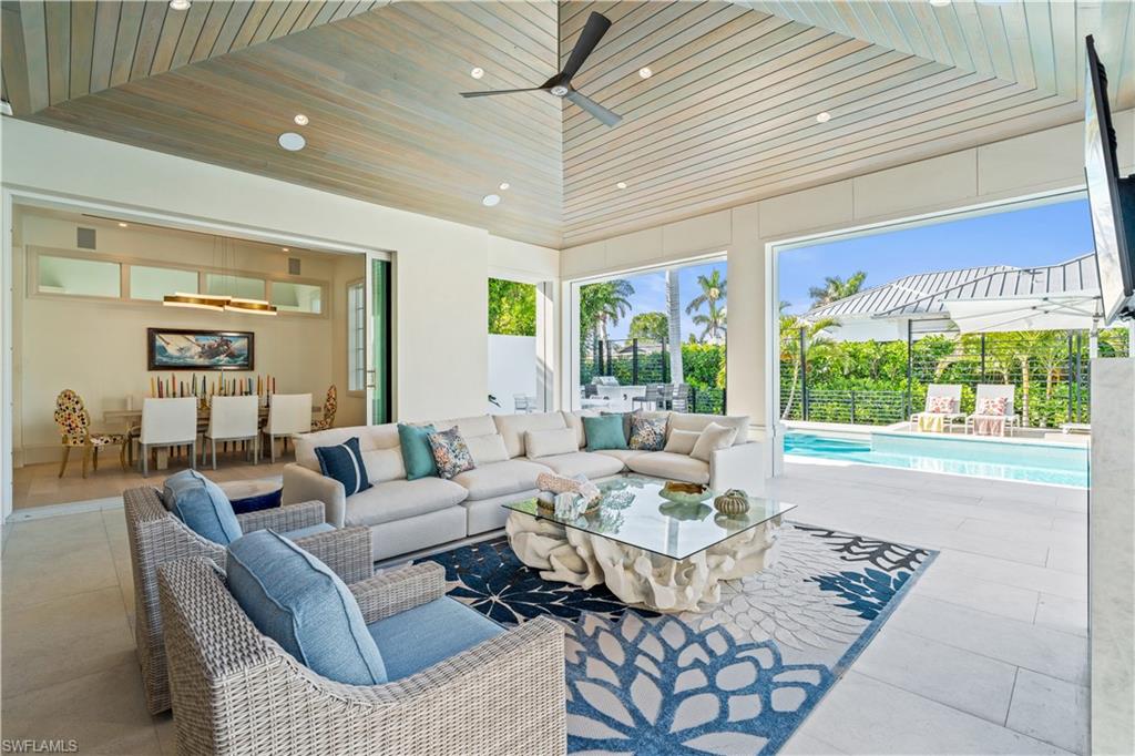 MOORINGS - Residential