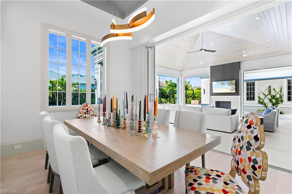 MOORINGS - Residential