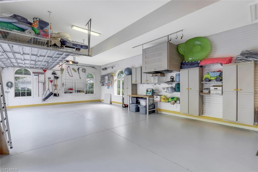 MOORINGS - Residential