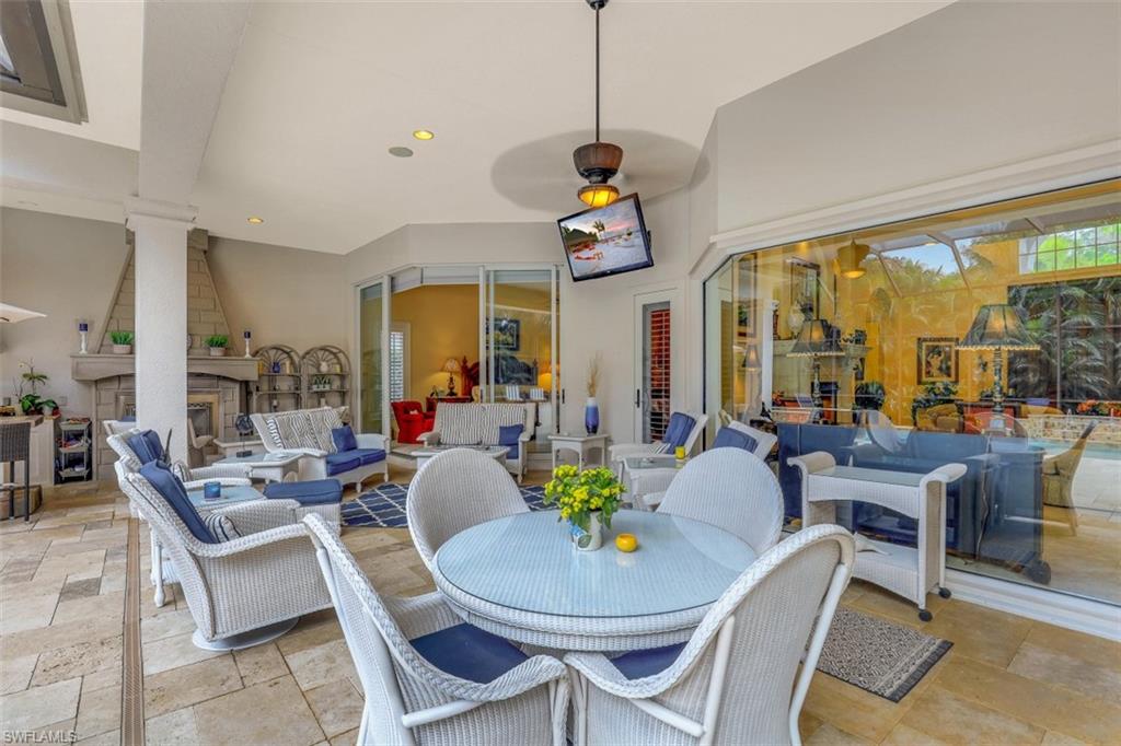 MOORINGS - Residential