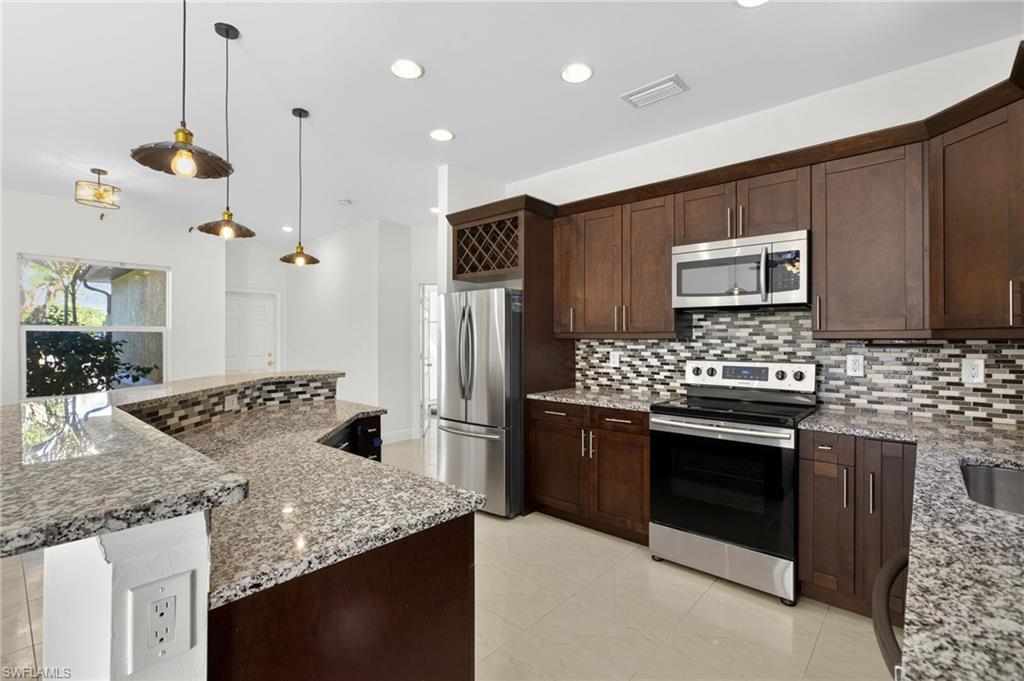 GOLDEN GATE ESTATES - Residential