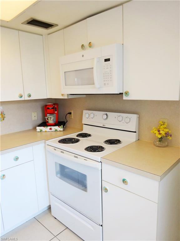 GLADES COUNTRY CLUB - Residential