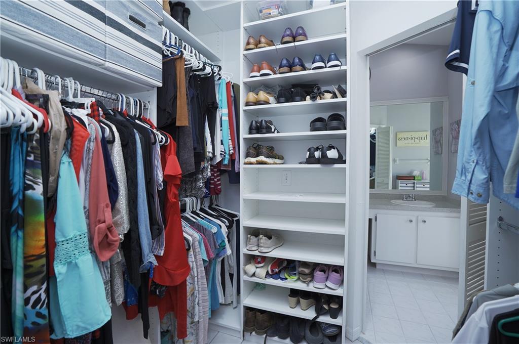 COUNTRY OAKS - Residential