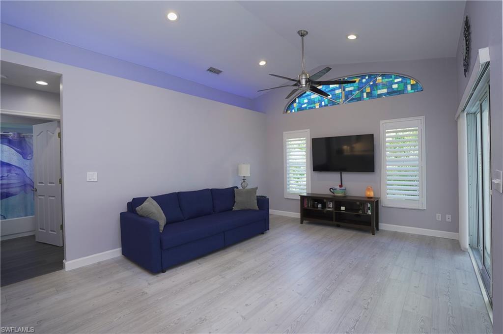 COUNTRY OAKS - Residential