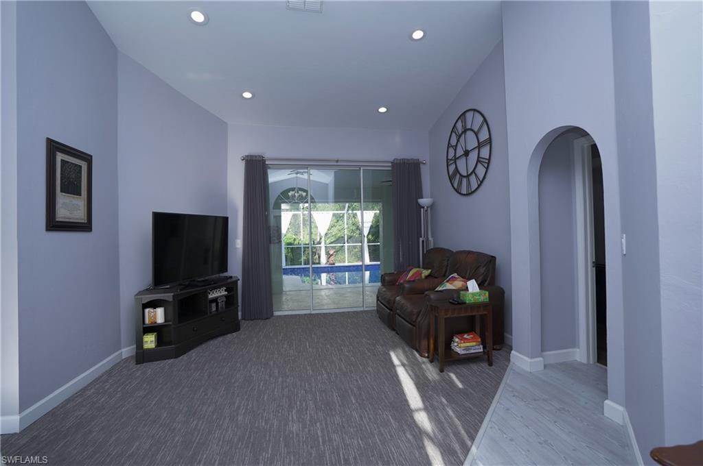 COUNTRY OAKS - Residential