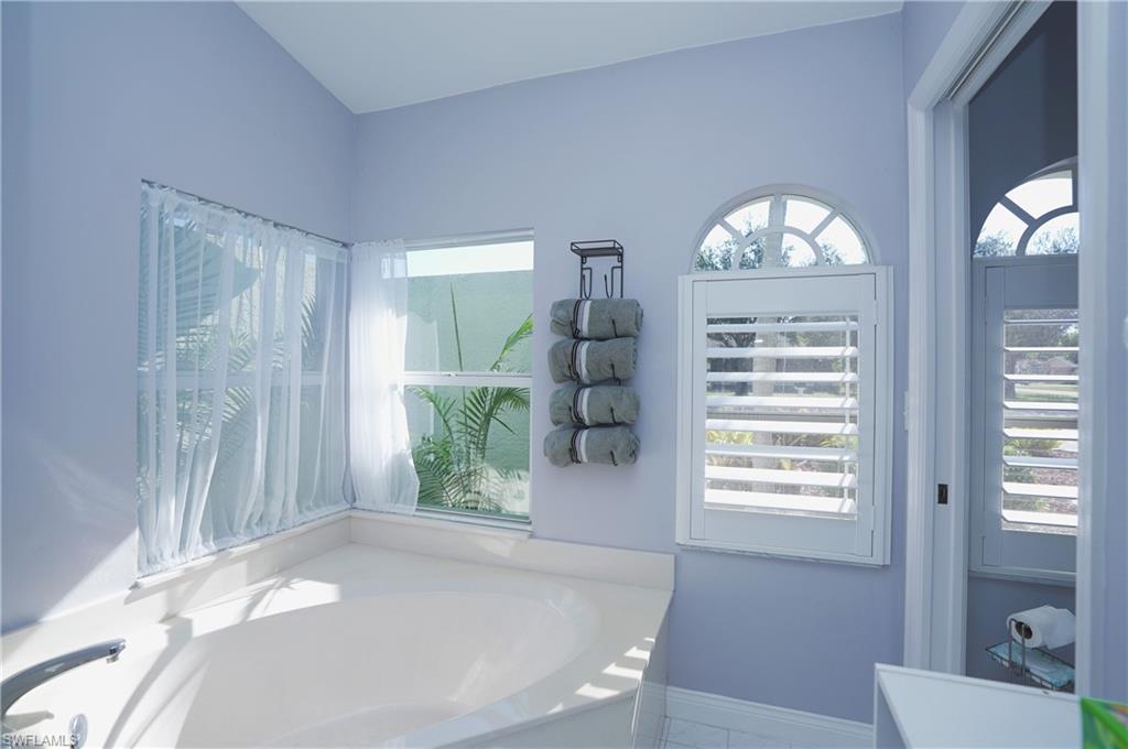 COUNTRY OAKS - Residential