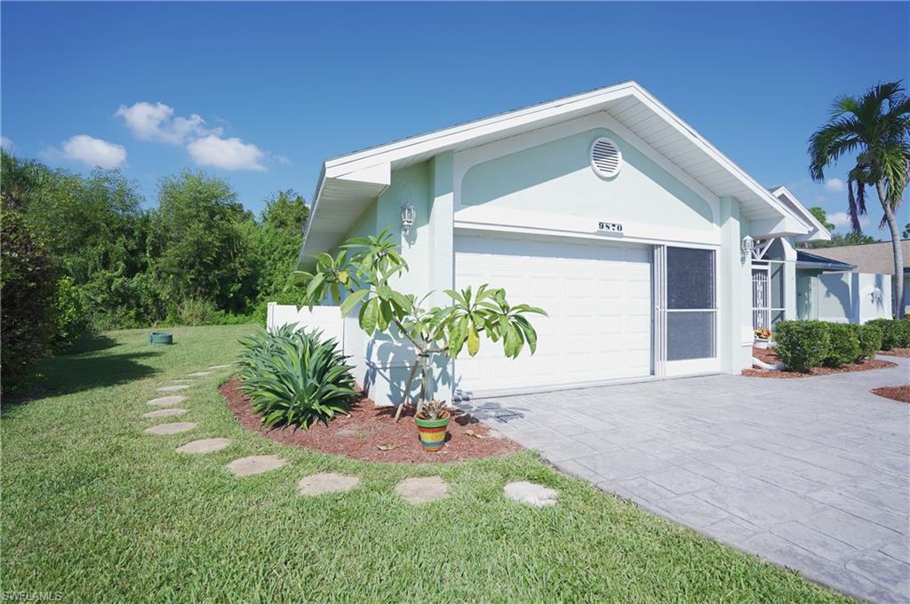 COUNTRY OAKS - Residential