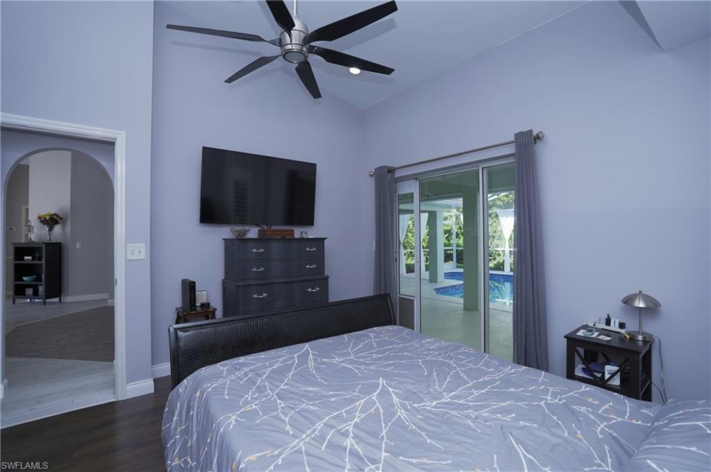 COUNTRY OAKS - Residential