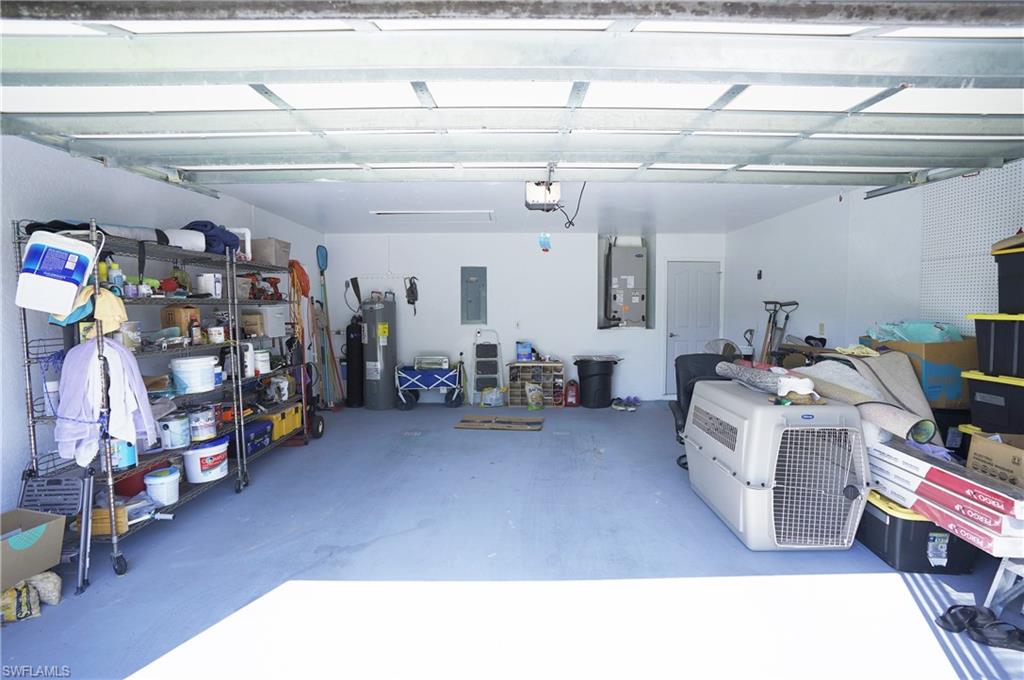 COUNTRY OAKS - Residential