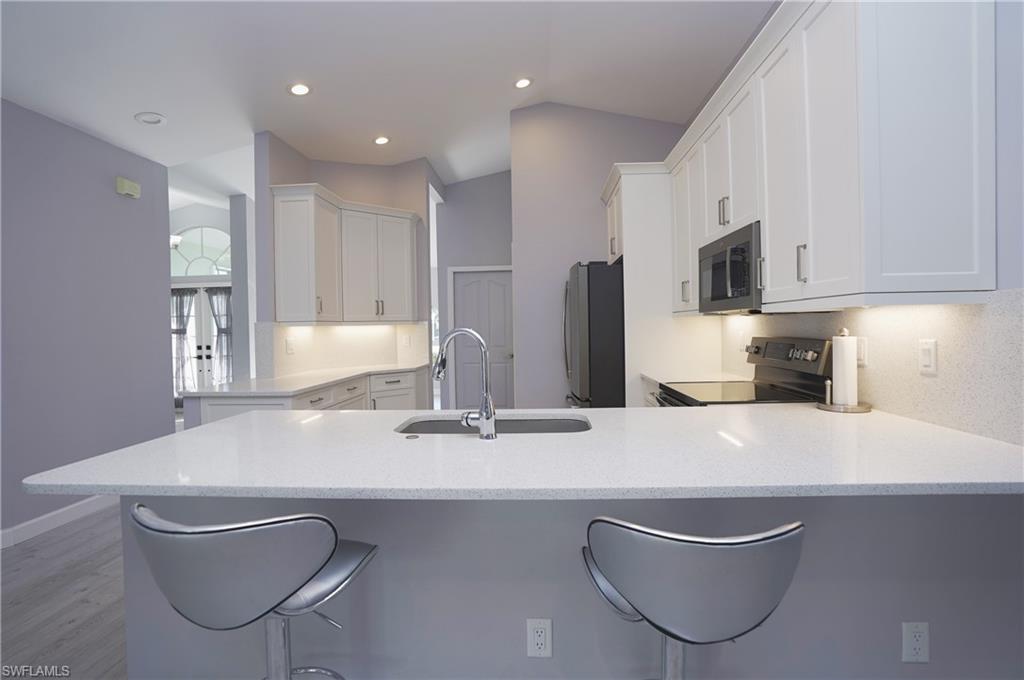 COUNTRY OAKS - Residential