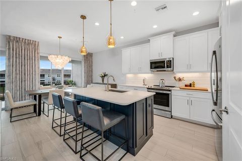 2609 Seychelles CIR 1607 NAPLES FL 34112