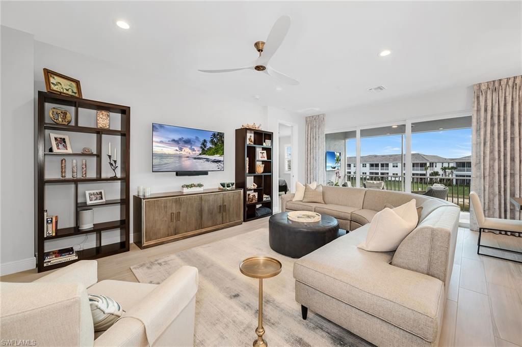 Photo of 2609 Seychelles CIR #1607, NAPLES, FL 34112 (MLS # 226003157)