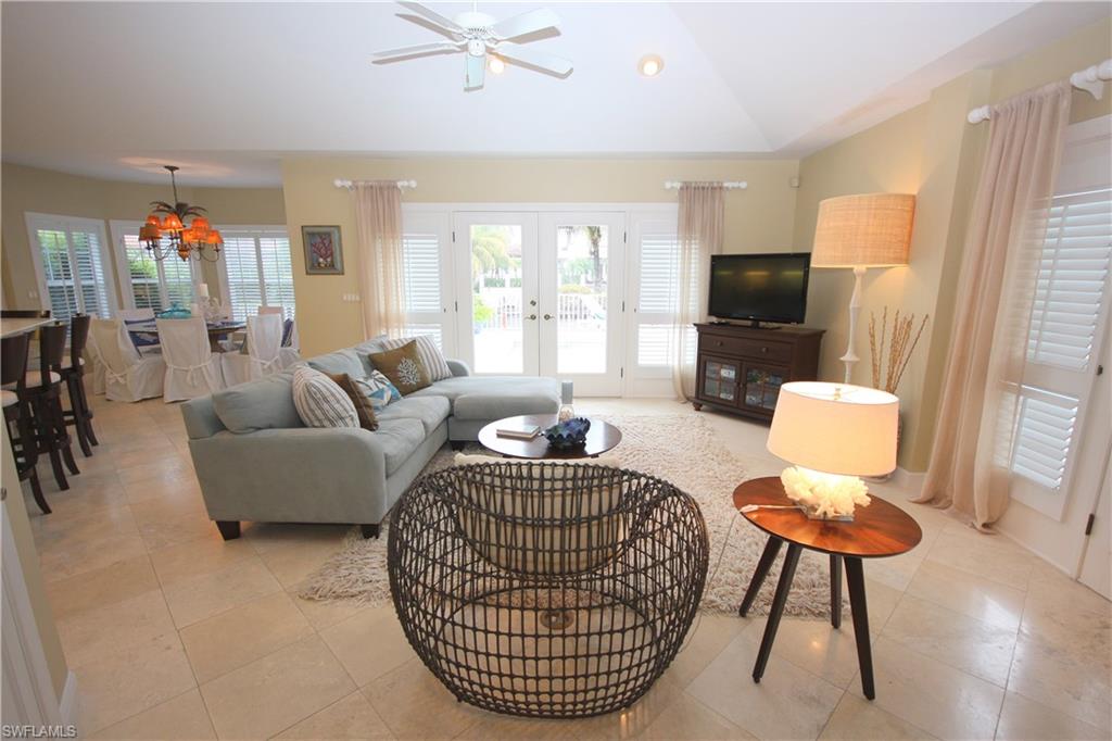 AQUALANE SHORES - Residential