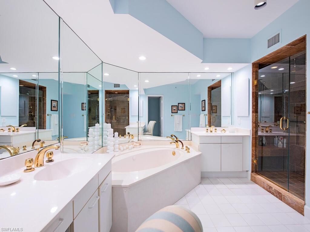 CONTESSA AT BAY COLONY - Residential