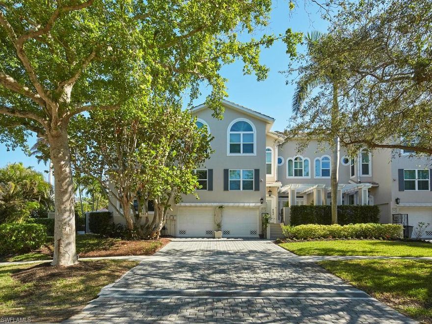 NO FLOODING. Splendid 2,170 s.f. end-unit villa ideally situated in the heart of Old Naples.  This beautifully renovated and impeccably decorated and maintained home is filled with natural light, wonderful colors, and a floor plan that opens up to a tropical oasis complete with an oversize courtyard and private pool and patio. The open-concept kitchen features custom cabinets, new appliances and counter-tops, and a large island all generously spaced between the airy living room and lanai. This home has a spacious owner’s suite, with new bath, three guest bedrooms and a second floor den/fifth bedroom, and two additional full bathrooms. A one-car garage and extended drive add to the privacy of this property.  Located half way between 5th Ave. S and 3rd St. S, this home is in close proximity to all that Old Naples has to offer, beaches, parks, galleries, restaurants, and shopping.