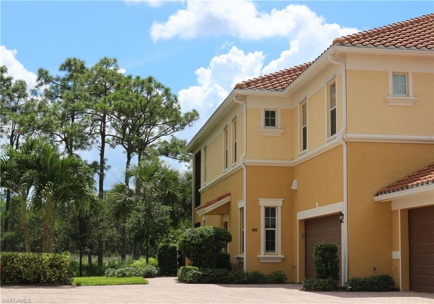 Great 1st floor condo with view of the golf course. Sit on your southern facing lanai and watch the golfers on the 8th hole of the course.  Really nice features including  Stainless Steel Appliances, Upgraded Granite w/bullnose edge, tiled backsplash, Cherry cabinets and that's just in the kitchen. The living areas are tiled on the diagonal, there are 8 foot doors, Crown molding and the den has a closet added for a 3rd bedroom. All baths have granite with bullnose edge and master bath has frameless shower glass enclosure. The home has been freshly painted, on the lanai there are electric mesh storm shutters and the garage has a nonslip finish. Somerset at The Plantation amenities are available to all homeowners. The amenities center has a community pool with lap lane attached, fitness room, tennis, billiards, community room and activities to join to get involved and meet your neighbors. There is a NON-RECALLABLE GOLF MEMBERSHIP AVAILABLE with this home.