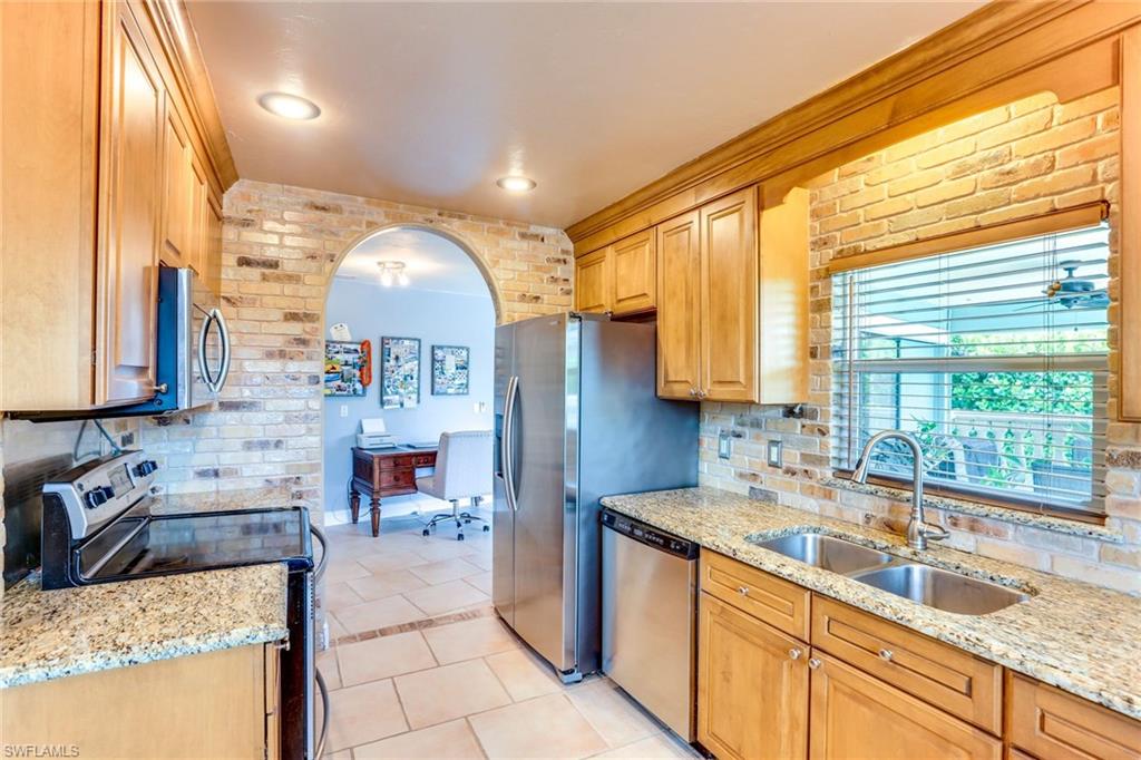 ST ANDREWS AT LELY GOLF ESTATES - Residential