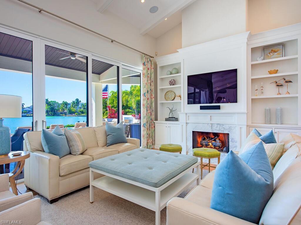 MOORINGS - Residential