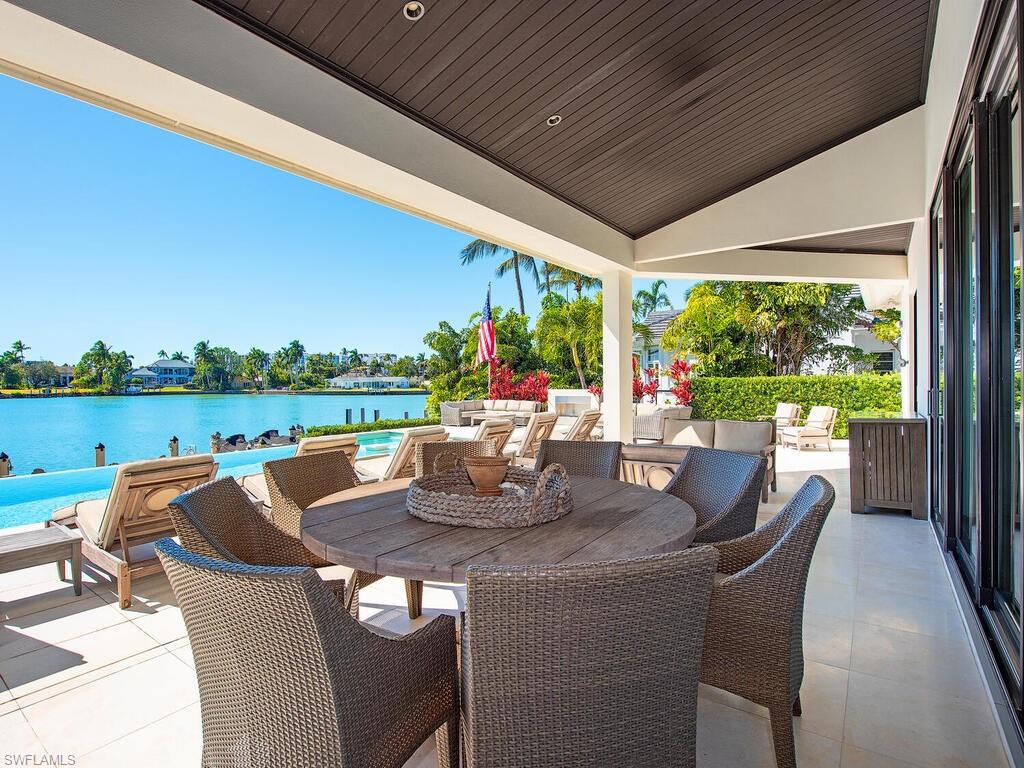 MOORINGS - Residential