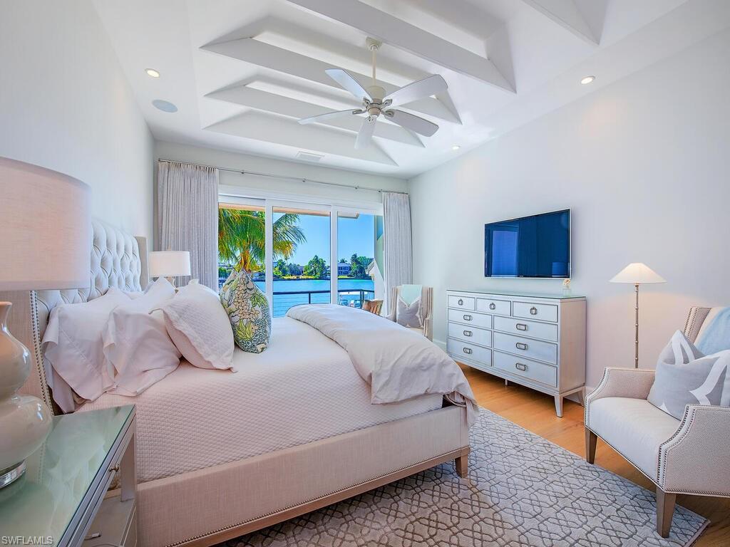 MOORINGS - Residential